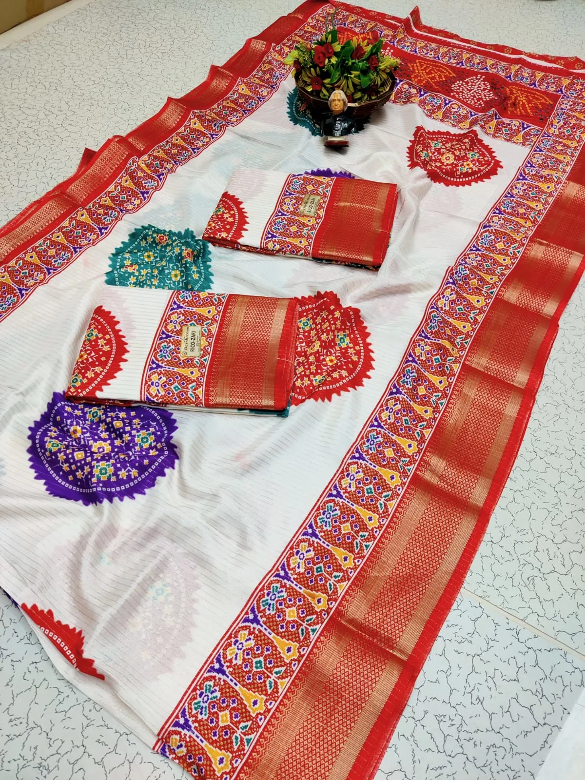 Patola Medallion Print Zari Semi Silk Saree